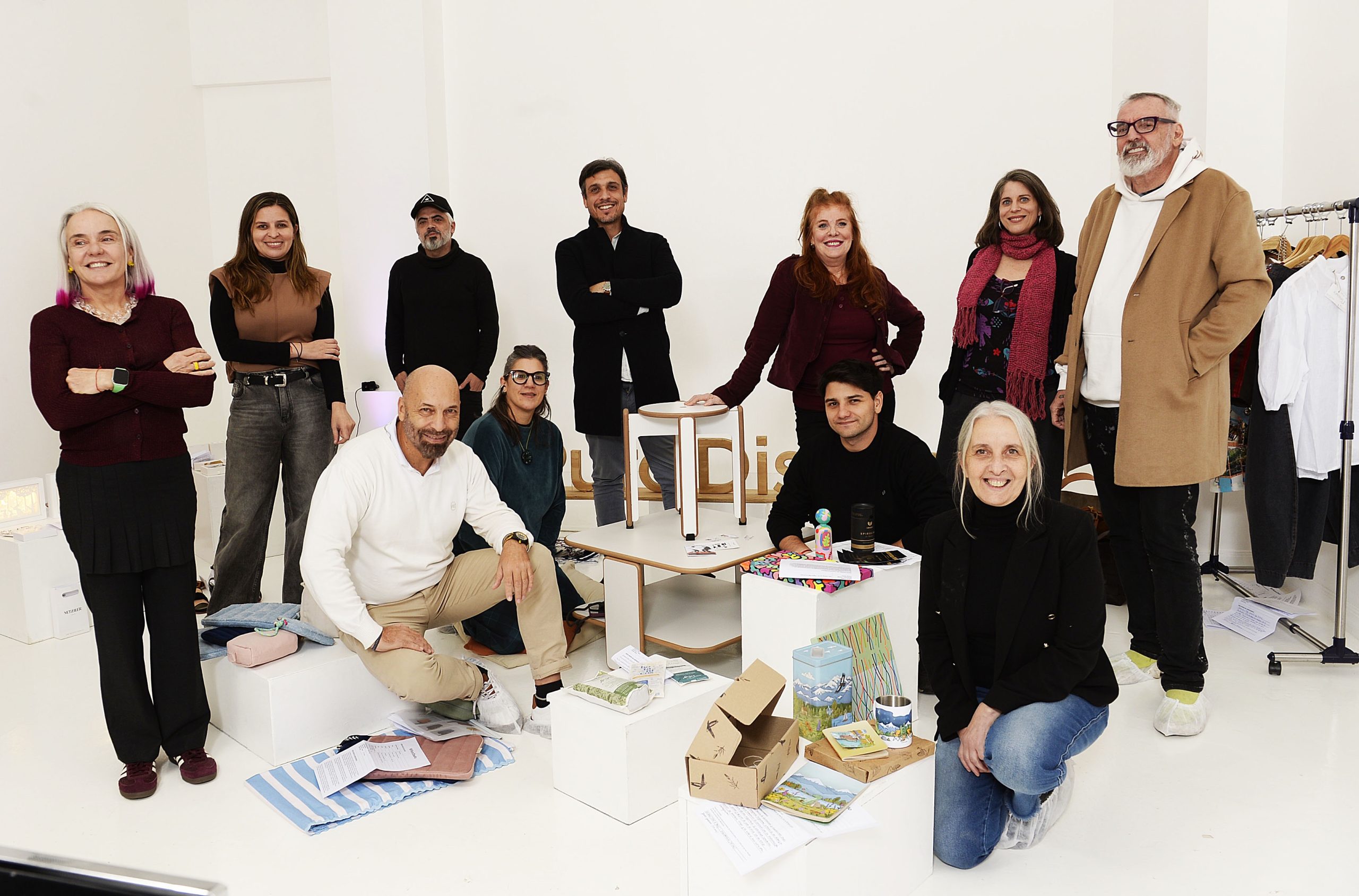 El equipo de producción de la feria y miembros del comité curador en la previa de "la Feria". 