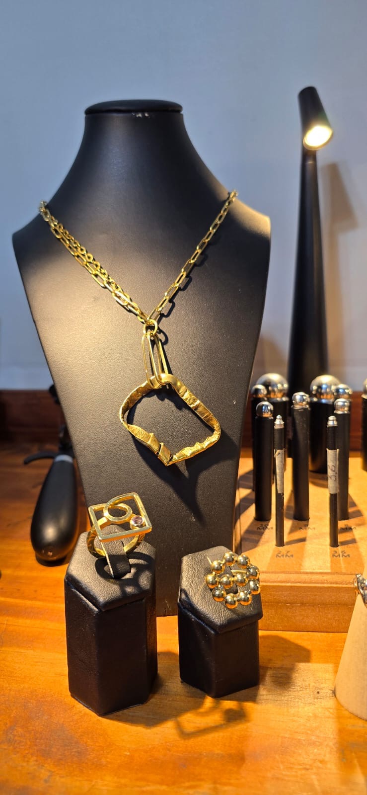 Grod Joyas y Piedras. 
