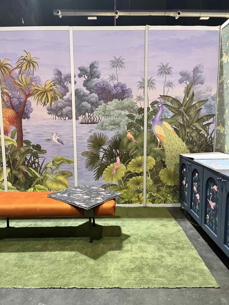 El stand de murales de Nat Krieger. 