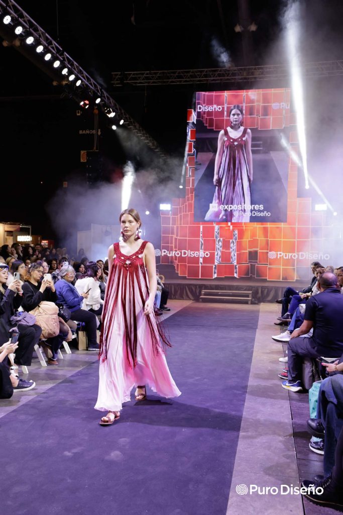 El Desfile de Expositores, un súper clásico de moda de Feria Puro Diseño. 