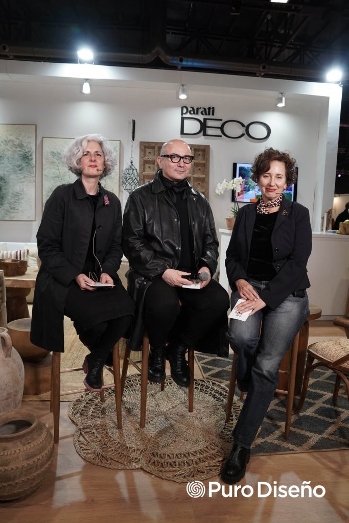 Pablo Ramírez y la dulpa de estudio ZkySky conversan sobre el libro "Archivo Ramírez" en el living de para ti DECO.