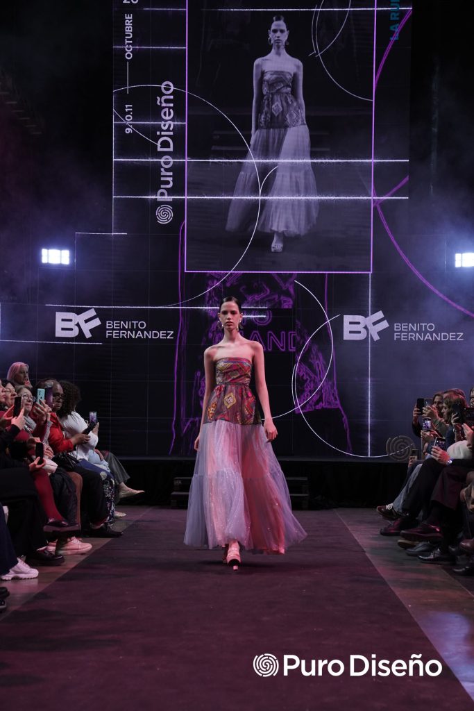 Instantánea de la monumental pasarela de Feria Puro Diseño 2026, en el desfilo de Benito Fernández.