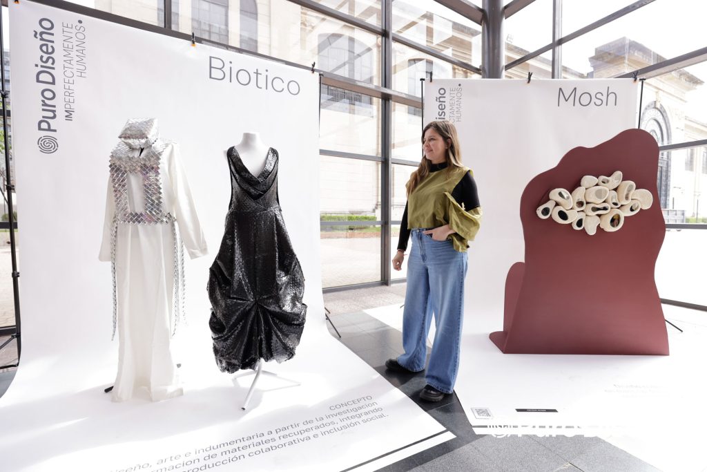 Eli Correa, curadora de la exhibición de 4 objetos modelo del diseño de excelencia hecho en Argentina.