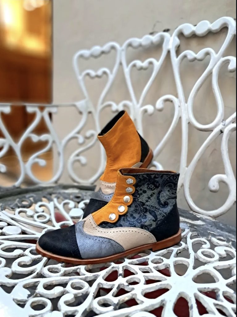 OY ESTO ZAPATITAS